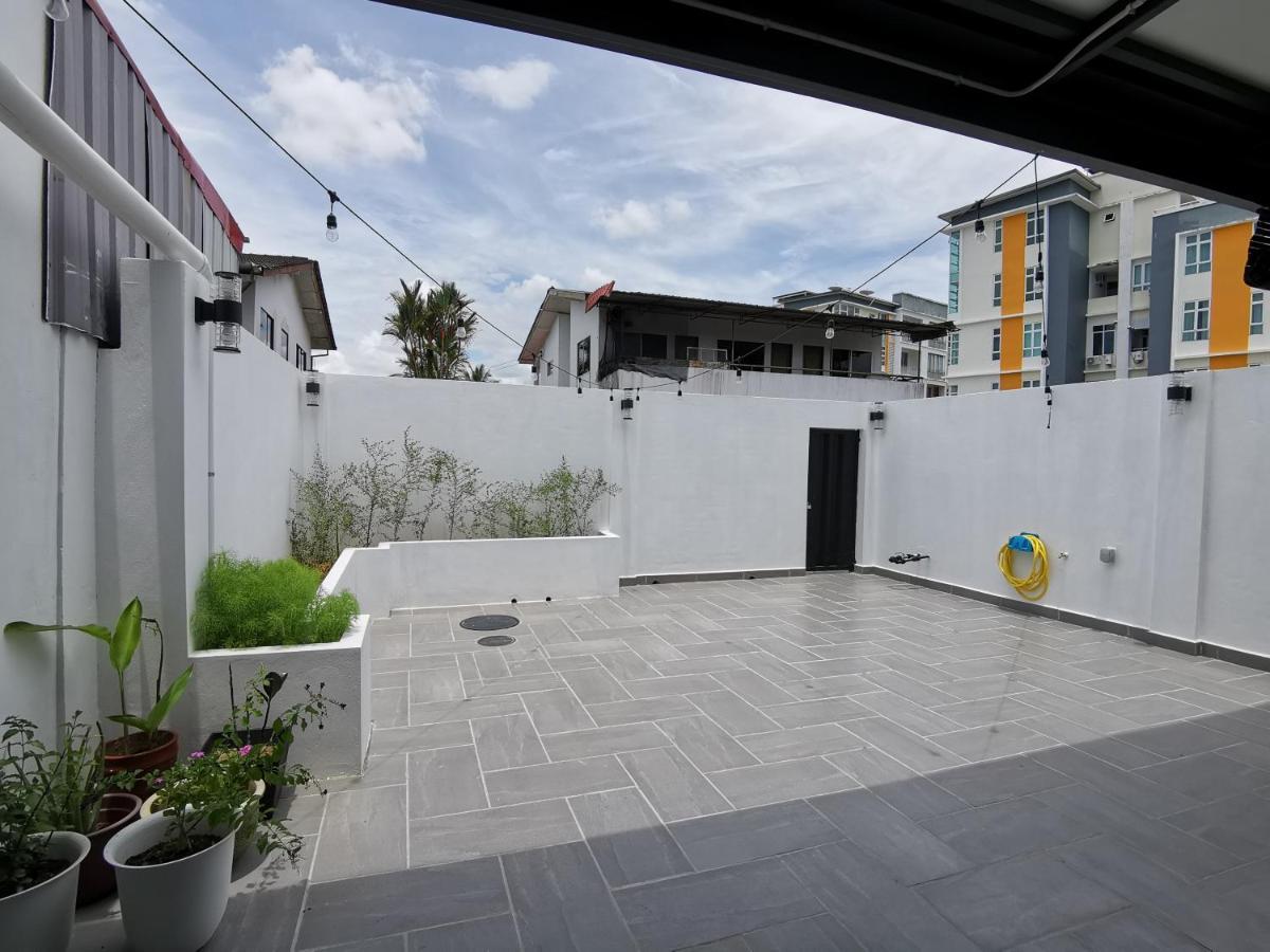 Merdeka One Homestay 8Pax 4Rooms Sibu Exterior photo